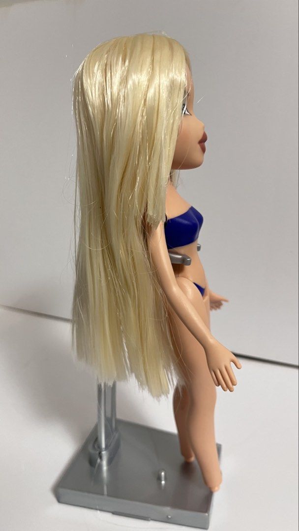 Bratz Scorchin Cloe (nude only) (Category: Kids Toys) located in Zamboanga. Submitted by odd.prettyprincess (Listing ID 1470596678, Image 3). Description: - OOTB conditon - glue on hair is intact (never wash) - has a minor lip chip.
