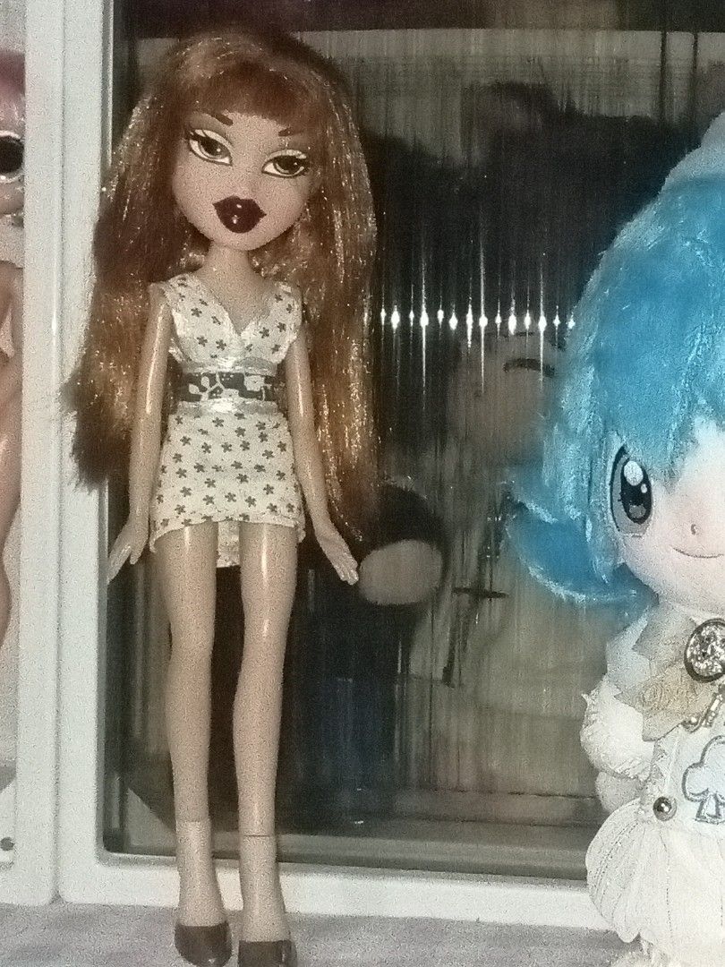 Bratz Xpress It Meygan (Category: Kids Toys) located in Dasmarinas. Submitted by jc_p4l3rm0 (Listing ID 1470320934, Image 3). Description: Pm for more inquiries Clothes are included has random shoes Loc: Dasmariñas, Cavite.