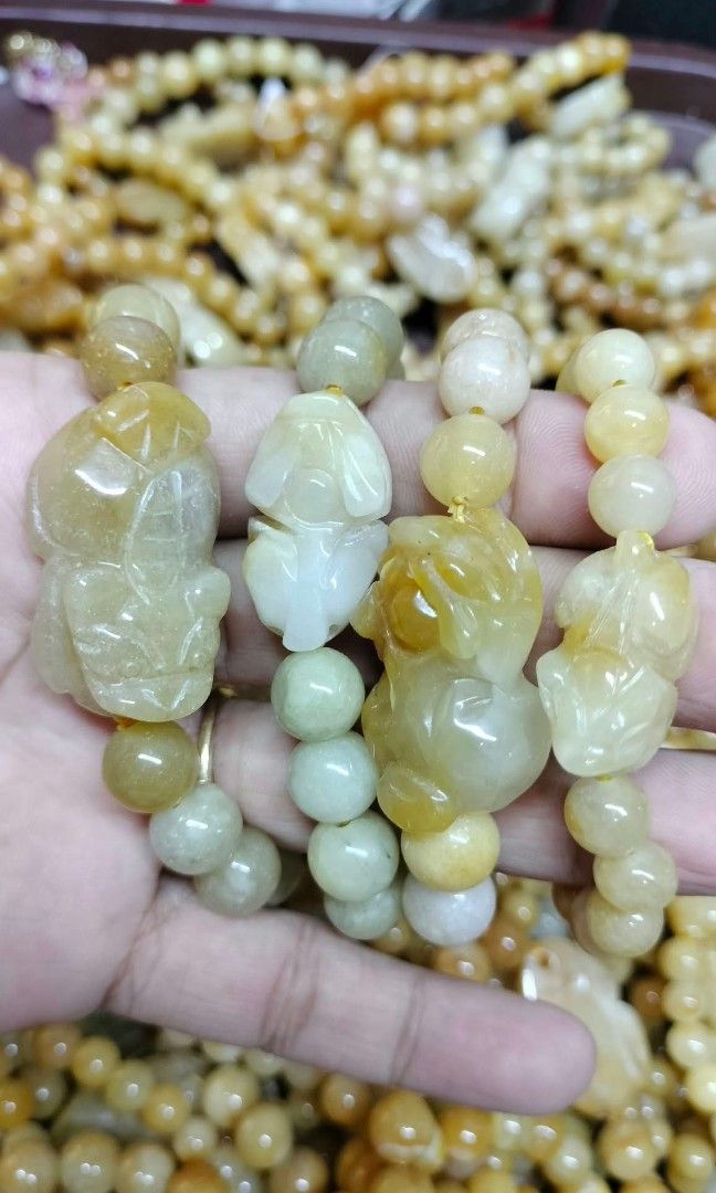 Brown Real Jade Piyao From Japan (Category: Bracelets) located in Quezon City. Submitted by gemaicloset (Listing ID 1470743354, Image 2). Description: .