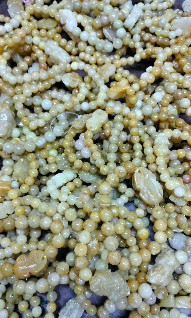 Brown Real Jade Piyao From Japan (Category: Bracelets) located in Quezon City. Submitted by gemaicloset (Listing ID 1470743354, Image 3). Description: .