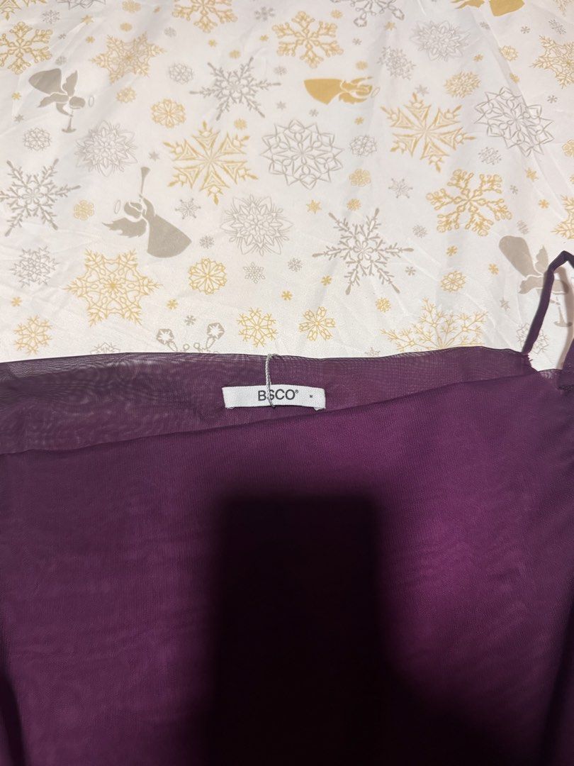 BSCO Plum Sleeves Top (Category: Sleeveless) located in Paranaque City. Submitted by lvjzmn_ (Listing ID 1470661201, Image 3). Description: only used once!.