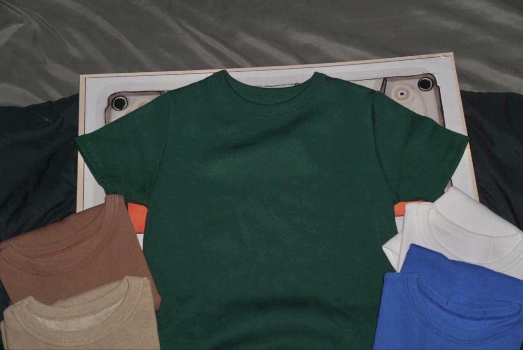 |BUNDLE| Basic Crewneck Cotton Knitted Top (Category: Shirts) located in Indang. Submitted by itsginnpom (Listing ID 1470655229, Image 1). Description: FOR TAKE ALL ONLY! Classic crew neck and short sleeves Size: Freesize (up to 36 bust) Colors: • Emerald green (thick fabric; not too stretchy) • Chestnut Brown (thick fabric; not too stretchy) • Acid Khaki (stretchy) • White (thick fabric; not too stretchy) • Royal blue (stretchy).