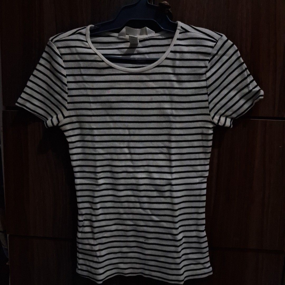 Bundle tops. Recess, H&M (Category: Shirts) located in Cavite. Submitted by ella_zzzzzz (Listing ID 1470597102, Image 3). Description: .
