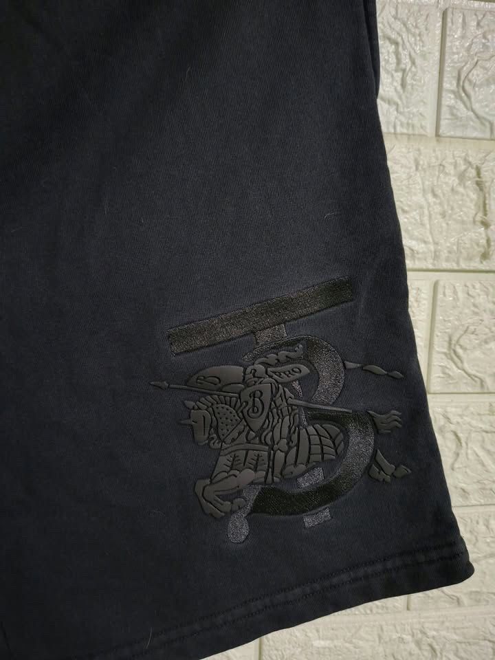 BURBERRY BIG LOGO WALK SHORT (Category: Shorts) located in Bulacan. Submitted by bleue.finds (Listing ID 1470661278, Image 3). Description: BURBERRY BIG LOGO WALK SHORT 26-34 - waist 18.5 - length 11 - hem as new no issue good condition cotton short.