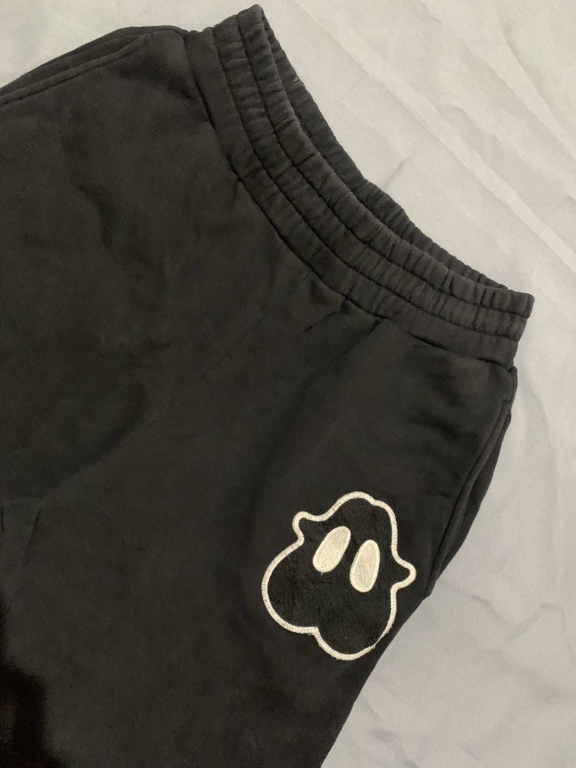Burberry Ghost Applique Black Sweat Shorts (Category: Luxury Apparel) located in General Santos City (Dadiangas). Submitted by stockyards (Listing ID 1470591043, Image 2). Description: - Brand: Burberry - Color: Black - Size: XS - Material: 100% cotton with knit trim blend (Made in Italy) - Features: Drawstring elastic waist, practical side pockets, and a back pocket with tonal Burberry lettering - Detail: Unique embroidered ghost graphic on the 