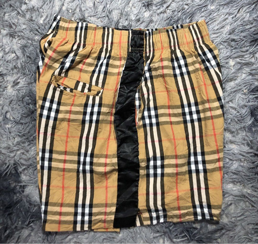 Burberry plaid short (Category: Luxury Apparel) located in Daraga. Submitted by koko1630 (Listing ID 1470653478, Image 2). Description: Burberry plaid short Size 28-31 L15 Good as new .