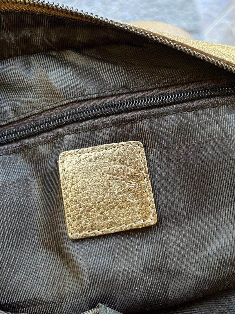BURBERRY SHIMMER HOUSE BAG (Category: Shoulder Bags) located in Dipolog. Submitted by janja2002 (Listing ID 1470699761, Image 2). Description: EXCELLENT CONDITION.