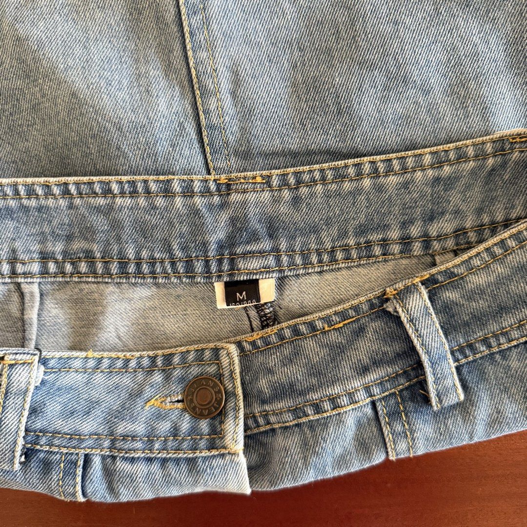 Button Down Denim Skirt (Category: Skirts) located in Quezon City. Submitted by declutteringoodfinds (Listing ID 1470630079, Image 3). Description: Color: Denim blue Waistline 27 Length 16 All buttons working With side pockets RFS: Decluttering impulsive buys.
