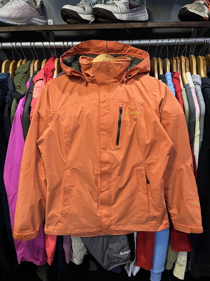 C O L U M B I A Omni tech Womens Jacket (Category: Coats, Jackets and Outerwear) located in Baliuag. Submitted by TOCThrift (Listing ID 1470710887, Image 1). Description: C O L U M B I A Omni tech Womens Jacket Size S on tag(womens) 19 width x 25 Length S-M womens fit Good as new Waterproof No issue 1880 + SF Baliwag, Bulacan.