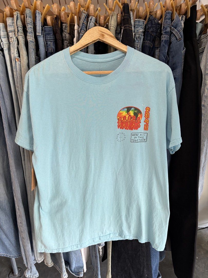 Cactus Jack Class of 2020 (Category: Tshirts & Polo Shirts ) located in Echague. Submitted by jake_rc (Listing ID 1470629277, Image 1). Description: Cactus Jack Class of 2020 Size Large Good condition (not excellent) Dimes 21 x 28 Issue: ligth red color bleeding / small bleach stain (see photos) / unnoticeable hairlines sa color black print Price 450 plus SF.
