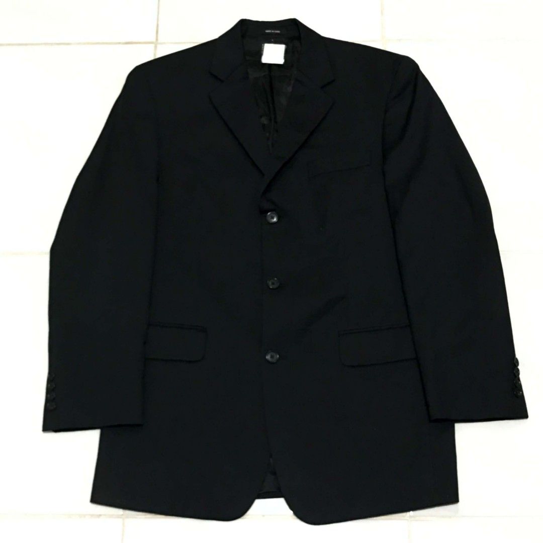 CALVIN KLEIN COAT BLAZER SUIT FORMAL MEDIUM TO LARGE (Category: Coats, Jackets and Outerwear) located in Cavite. Submitted by justthrift06 (Listing ID 1470649372, Image 1). Description: DIMENSION 21X30 GOOD CONDITION SHIPPING NATIONWIDE.