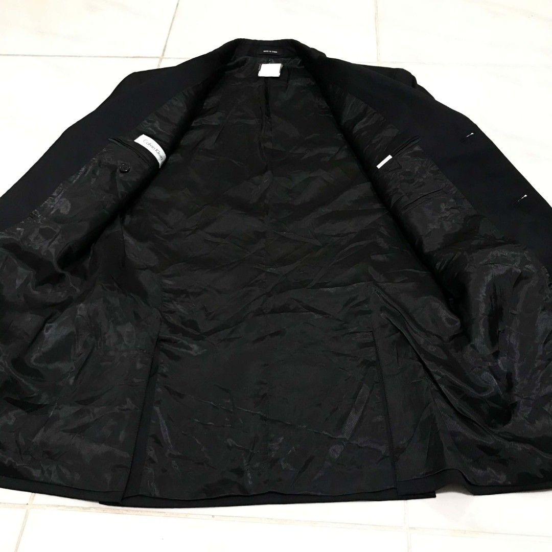 CALVIN KLEIN COAT BLAZER SUIT FORMAL MEDIUM TO LARGE (Category: Coats, Jackets and Outerwear) located in Cavite. Submitted by justthrift06 (Listing ID 1470649372, Image 2). Description: DIMENSION 21X30 GOOD CONDITION SHIPPING NATIONWIDE.