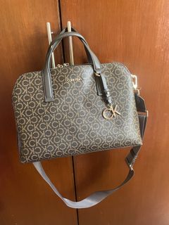 (Category: ) located in . Submitted by closetbymint (Listing ID 1470647919, Image 1). Description: .
