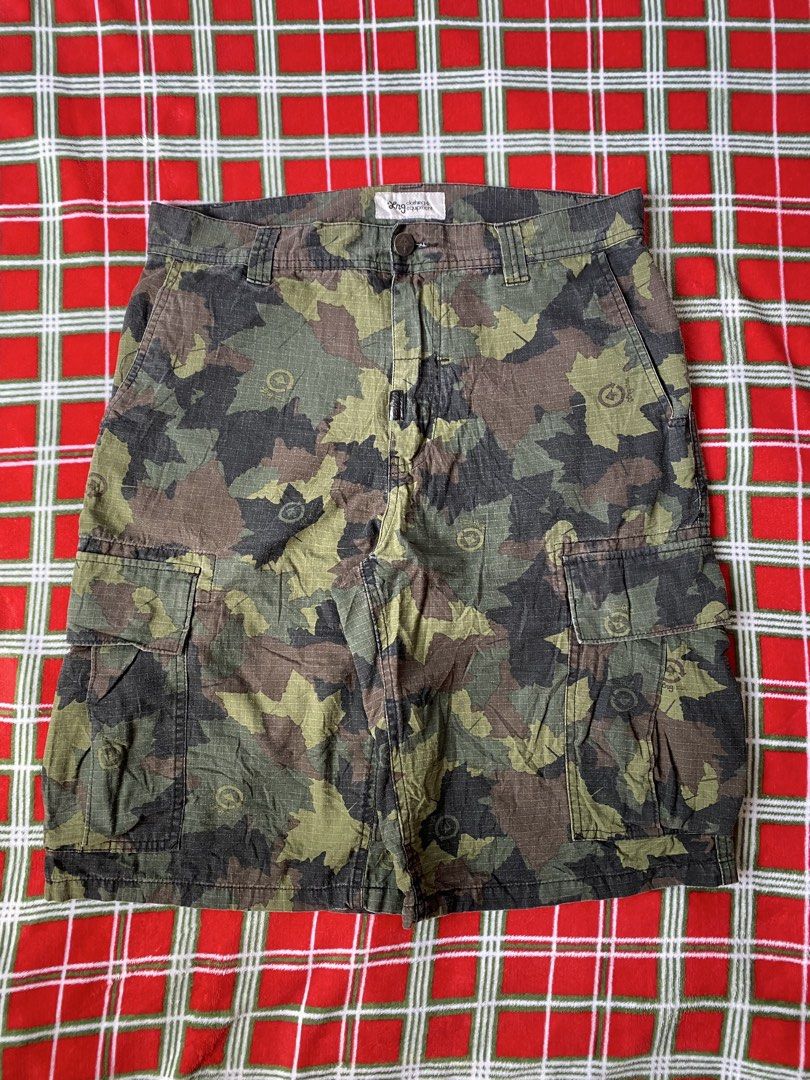 Camou Cargo Jorts (Category: Shorts) located in Cebu City. Submitted by 88thrifts (Listing ID 1470566546, Image 1). Description: Like new size 32 no issue.