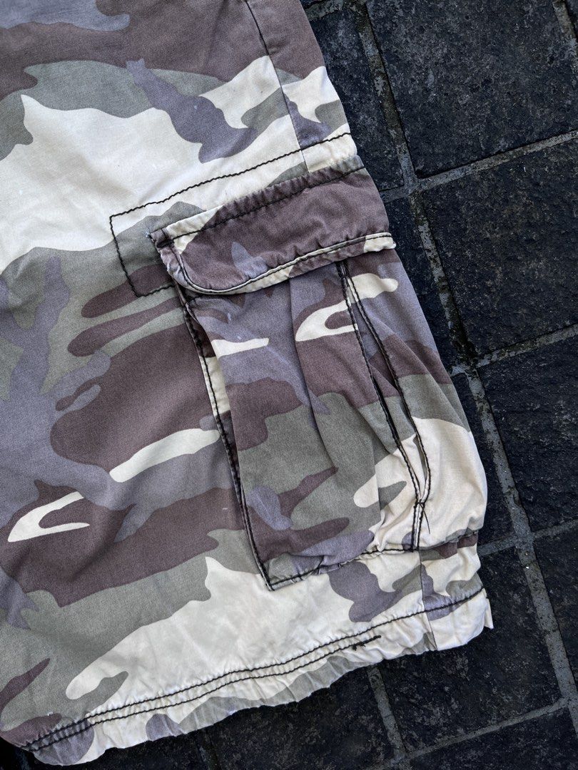 Camouflage Outdoor Cargo Jorts (Category: Shorts) located in San Mateo. Submitted by oldgear (Listing ID 1470559489, Image 3). Description: Camouflage Outdoor Cargo Jorts Size XL Length 23inches Waisline 38inches Leg opening 11inches Excellent condition No Issue 9/10 Dm for more details Gcash payment Payment first Via J&T/Lalamove delivery .