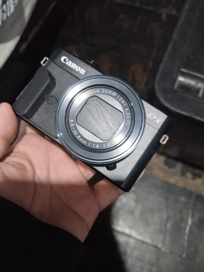 Canon PowerShot G7x Mark II (Category: Cameras) located in Manila. Submitted by gentlefish_3c5652 (Listing ID 1470609700, Image 1). Description: Rush selling g7x mark ii complete inclusion ready to used issue: nasa photo napo pag on po ganyan lumalabas pero na used pa wala lens issue or ibang issue 17k nalang po check test upon meetup can do vc para mas clear makita.