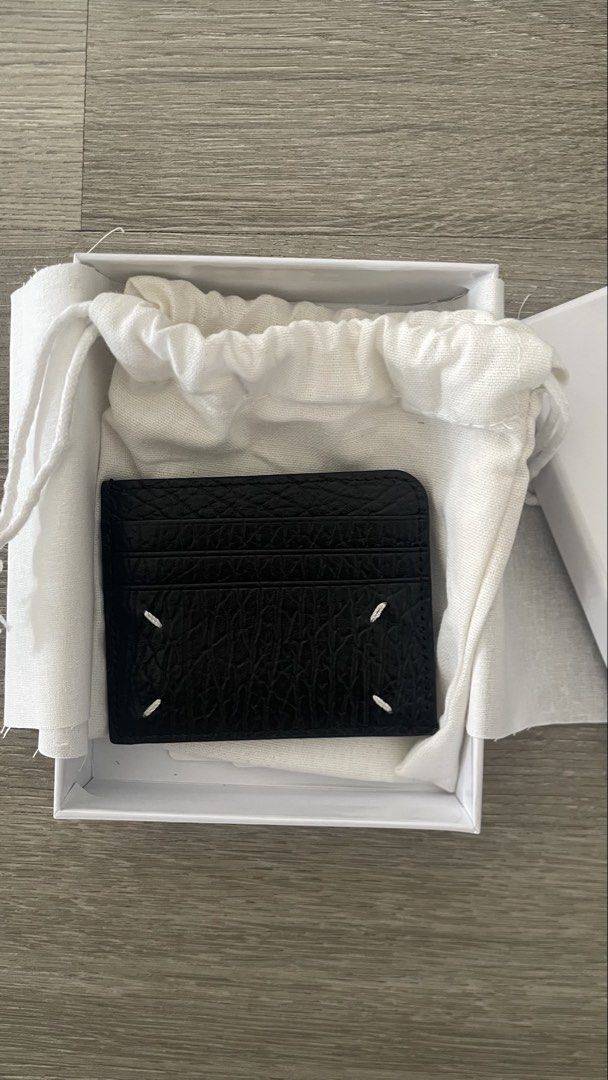 Card holder wallet - Maison Margiela (Category: Luxury Bags & Wallets) located in Manila. Submitted by vito.ortizz (Listing ID 1470593818, Image 3). Description: Brand new with box and dust bag Premium quality Multiple card slots Dm for more details.
