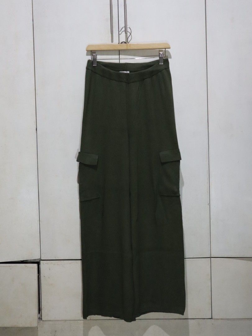 Cargo Army Green Pants by Pink Rose (Category: Other Bottoms) located in Tarlac. Submitted by gatheredthrift (Listing ID 1470642678, Image 1). Description: condition: 10/10| no flaws I good as new mine — 349 + sf 》mod: direct JNT (min. 54) 》📍Tarlac.
