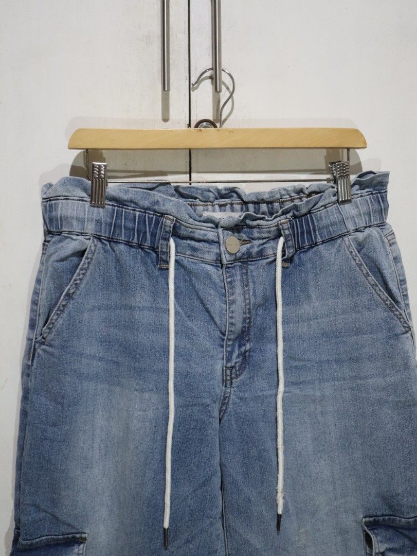 Cargo Denim Pants by Ashley Mason (Category: Other Bottoms) located in Tarlac. Submitted by gatheredthrift (Listing ID 1470648668, Image 3). Description: condition: 10/10| no flaws I good as new mine — 399 + sf 》mod: direct JNT (min. 54) 》📍Tarlac.