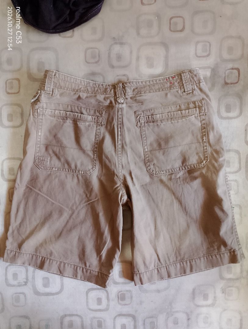 Cargo Supply Khaki Shorts Size 36 (Category: Shorts) located in General Santos City (Dadiangas). Submitted by peter_diaz1029 (Listing ID 1470598146, Image 2). Description: - Brand: Cargo Supply - Size: 36 waist - Material: 100% Cotton (Made in Indonesia) - Fit: Regular fit - Features: Multiple front and back pockets, button closure, and belt loops - Condition: Great for everyday casual wear.