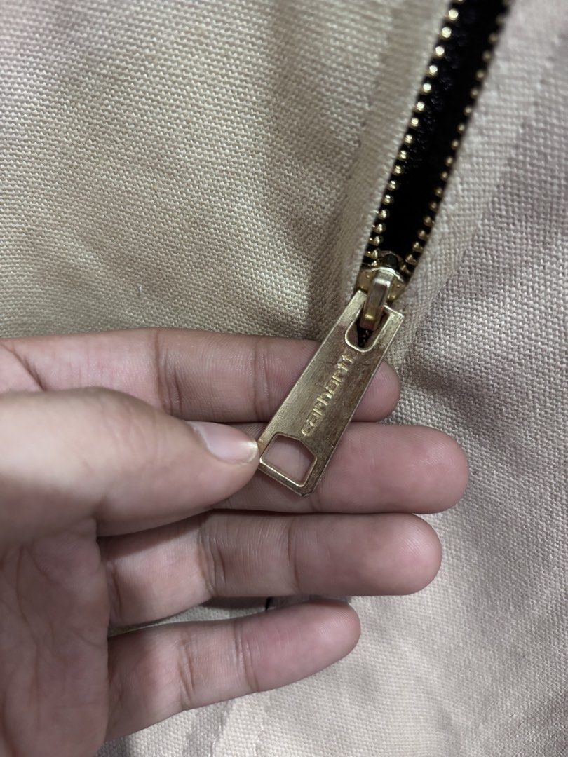 Carhartt Detriot Jacket (Category: Coats, Jackets and Outerwear) located in Dumaguete. Submitted by dgte.grails (Listing ID 1470655345, Image 3). Description: Carhartt Detriot Jacket 25 width 29 length Excellent condition has tiny stains at the back see last picture for the flaws 3000+sf pm.