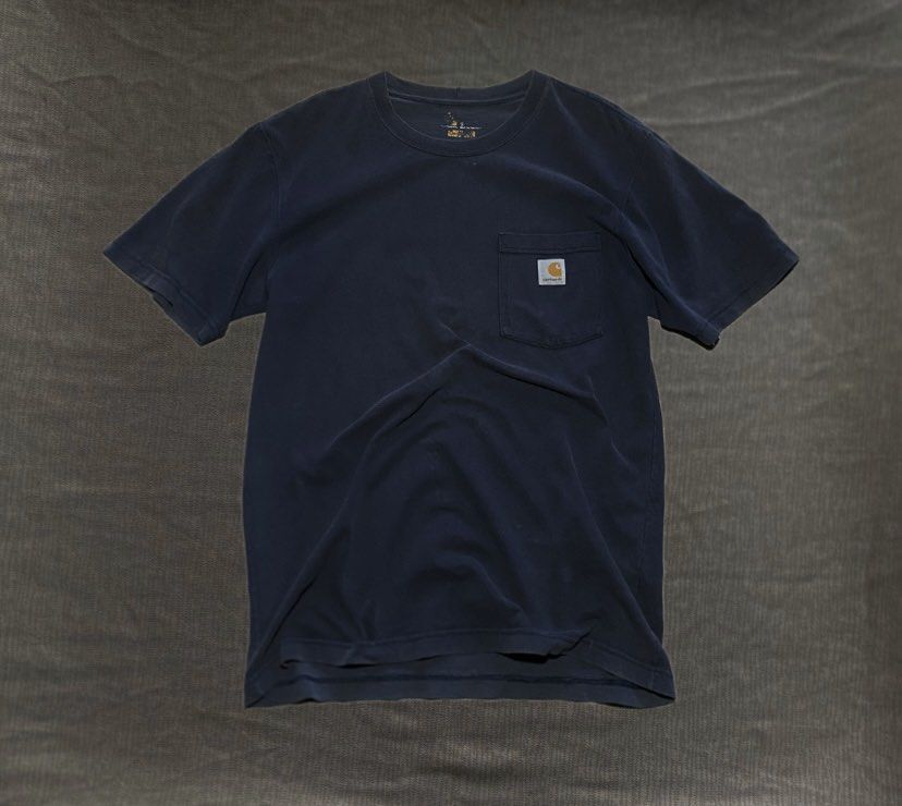 Carhartt Pocket tee (Category: Tshirts & Polo Shirts ) located in Lantapan. Submitted by thriftsylz (Listing ID 1470640613, Image 1). Description: •RFS: Decluttering and Need money for new stocks •ISSUE: Slightly Faded Neckline •Colo Rate: 7/10 •Size: Small on tag (21x27).