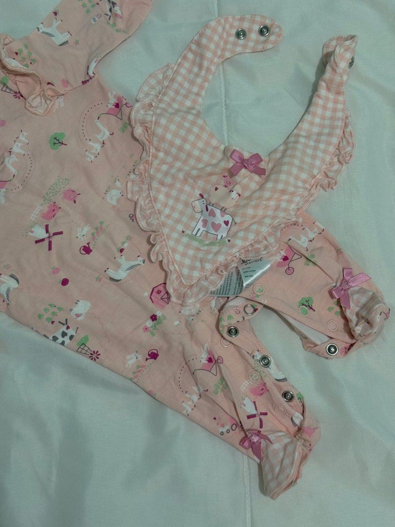 Carter's Newborn Baby Clothes Hats SET BUNDLE (Category: Babies & Kids Fashion) located in Manila. Submitted by closetbycony (Listing ID 1470574731, Image 2). Description: - Newborn baby clothing and accessories bundle, get everything for 1,000 pesos :) - Includes 5 pcs Carter's short sleeve bodysuits (white, blue, orange striped, green) - 1 Pink printed onesie with matching gingham bib - Accessories: 3 St. Patrick caps, 1 floral cap with scratch