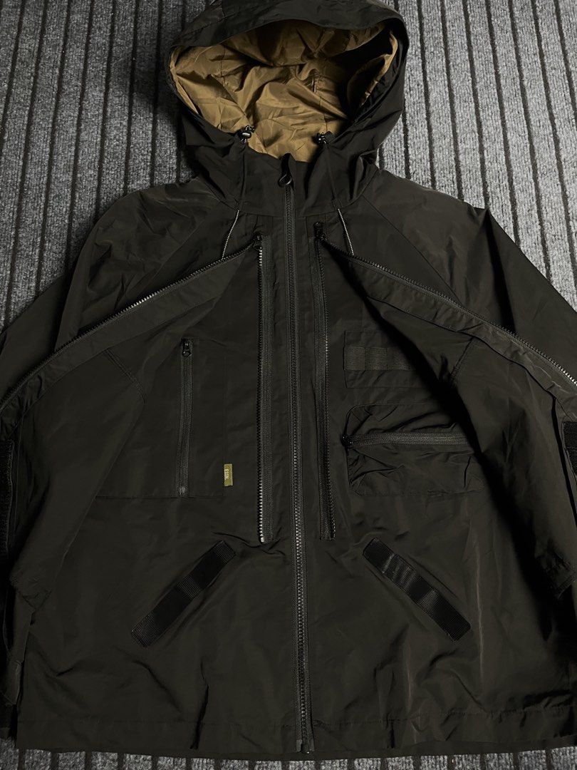 Catalog ESSN - Funcitonal Outdoor Windbreaker Shell Jacket (Category: Coats, Jackets and Outerwear) located in Puerto Princesa. Submitted by palawan.swagdealer (Listing ID 1470722515, Image 3). Description: All details are provided Kindly check each photo No major flaws In very good - excellent condition.