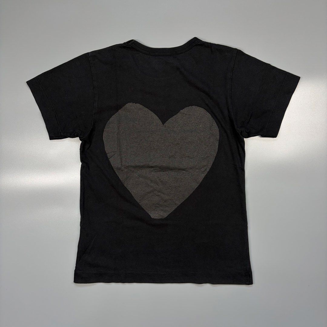 CDG Play (Authentic) (Category: Activewear) located in Cavite. Submitted by onebeancent (Listing ID 1470730229, Image 2). Description: Size: Small (Women's) Dimension: 16" Width | 21" Length Color: Black Color Rate: 8.5/10 Issue: None Condition: Very Good Price: 450php Additional Shipping Fee (J&T Small Pouch) 75php Luzon 100php visayas 120php mindanao.