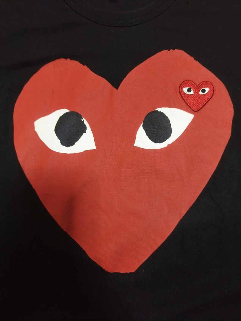Cdg Play shirt (Category: Tshirts & Polo Shirts ) located in Siniloan. Submitted by talktotheroses (Listing ID 1470699789, Image 3). Description: no issue.