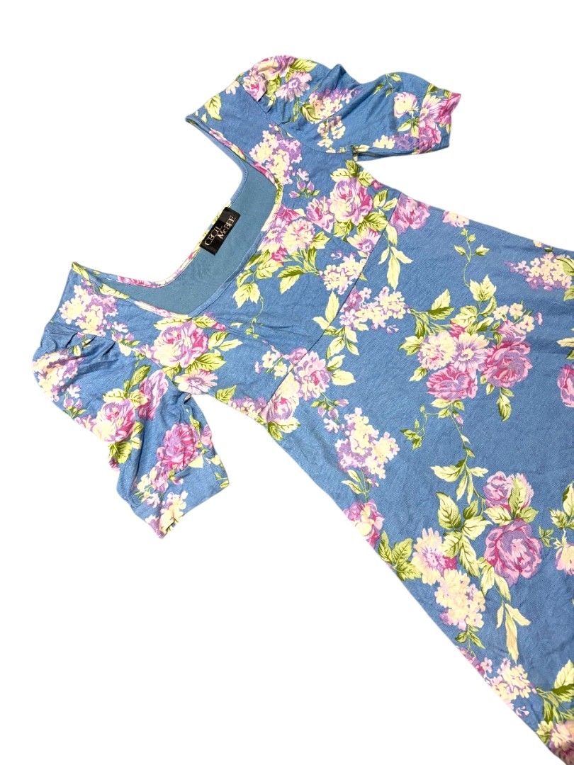 CECIL McBEE Floral Mini Dress (Category: Dresses) located in Davao. Submitted by wildhearts121 (Listing ID 1470682032, Image 2). Description: Size: FREE Excellent No flaws.