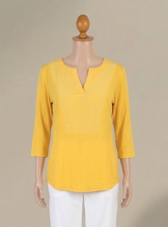 Cha Cha Vento Bright Yellow Split V-Neck Tunic Top Blouse (Category: Longsleeves) located in Quezon City. Submitted by dannikkishoppe2 (Listing ID 1470679253, Image 1). Description: Cha Cha Vento Bright Yellow Split V-Neck Tunic Top Blouse ‼️₱250‼️ • Front Panel: Bib-style contrasting textured front panel • Sleeves: 3/4 length sleeves • Fit: Relaxed, comfortable pullover style medium on tag, can fit up to large Please manage your expectations as 