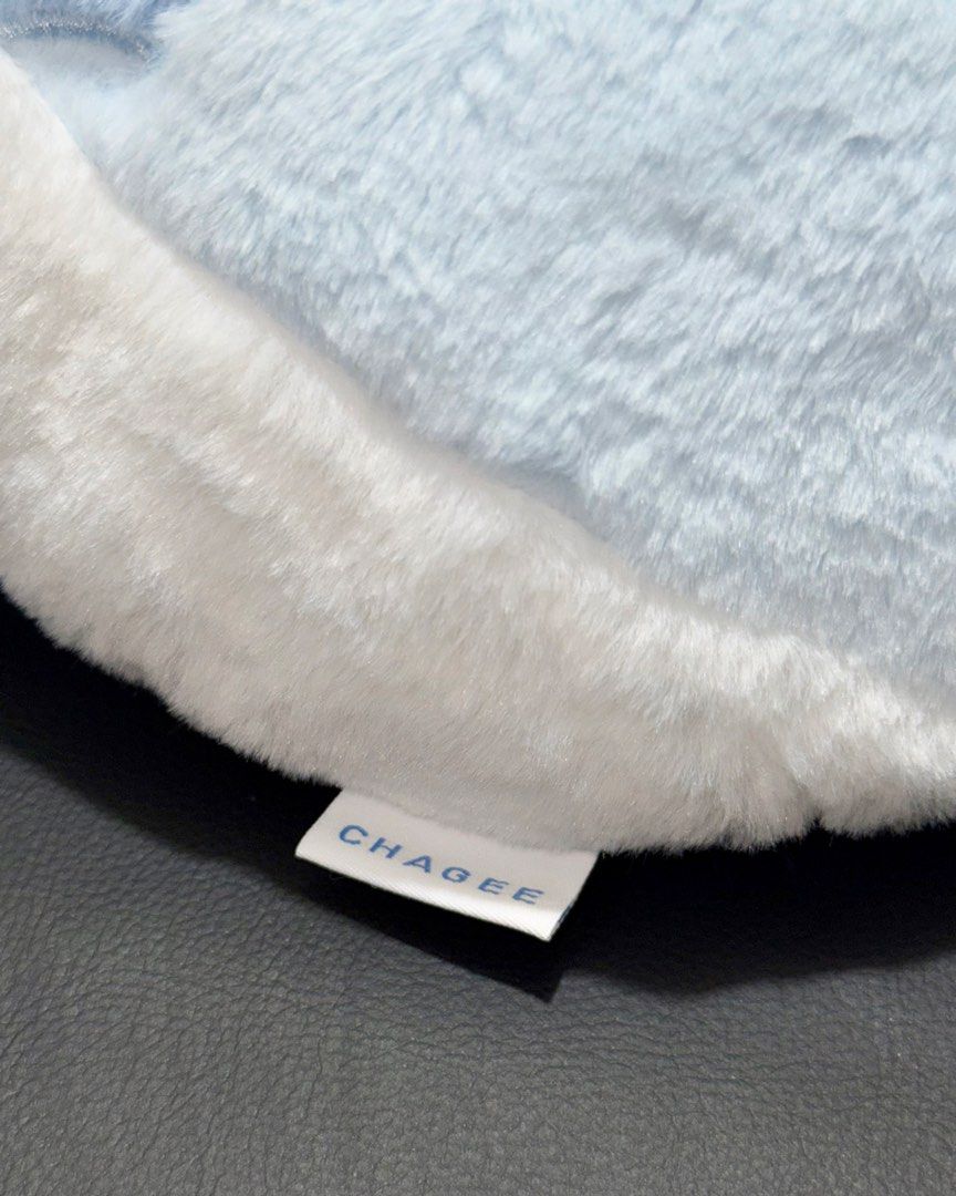 Chagee Teapot Pillow (Category: Other Merchandise) located in Kawit. Submitted by starboyshop (Listing ID 1470642298, Image 2). Description: Payment: GCASH / Cash Delivery - Grab / Lalamove SF shouldered by buyer Payment must be settled upon rider’s arrival.