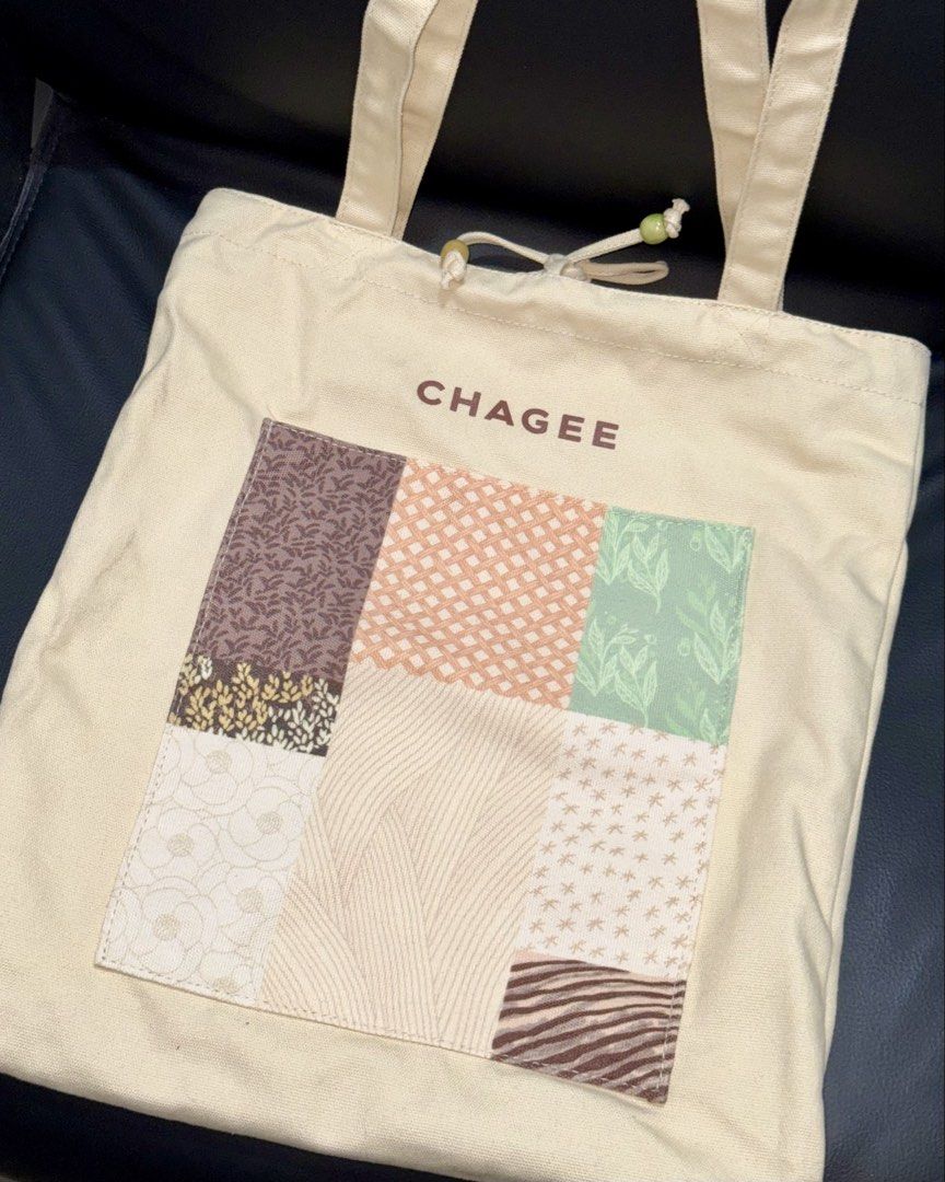Chagee Tote Bag (Category: Other Merchandise) located in Kawit. Submitted by starboyshop (Listing ID 1470641222, Image 1). Description: Payment: GCASH / Cash Delivery - Grab / Lalamove SF shouldered by buyer Payment must be settled upon rider’s arrival.