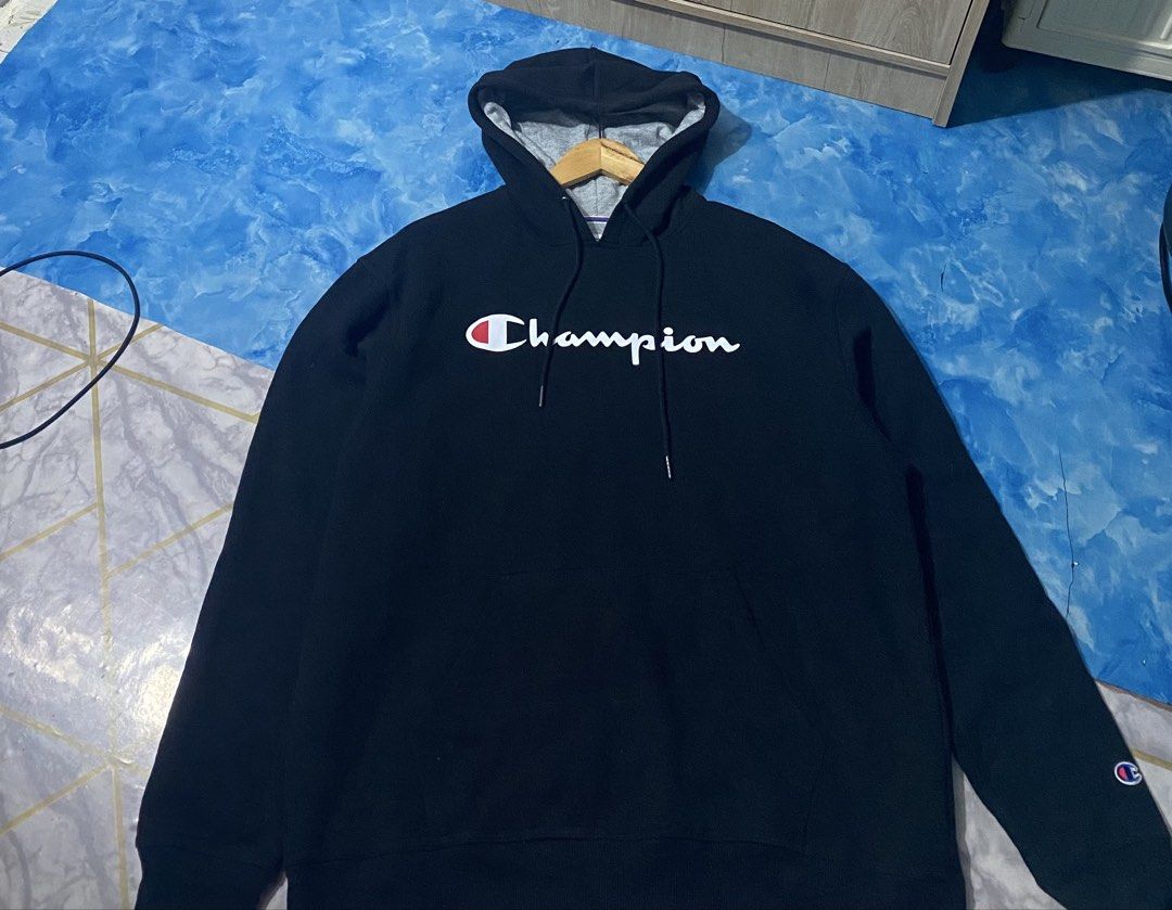 Champion (Category: Coats, Jackets and Outerwear) located in Binan City. Submitted by rnj_affordable (Listing ID 1470729679, Image 3). Description: no issue.