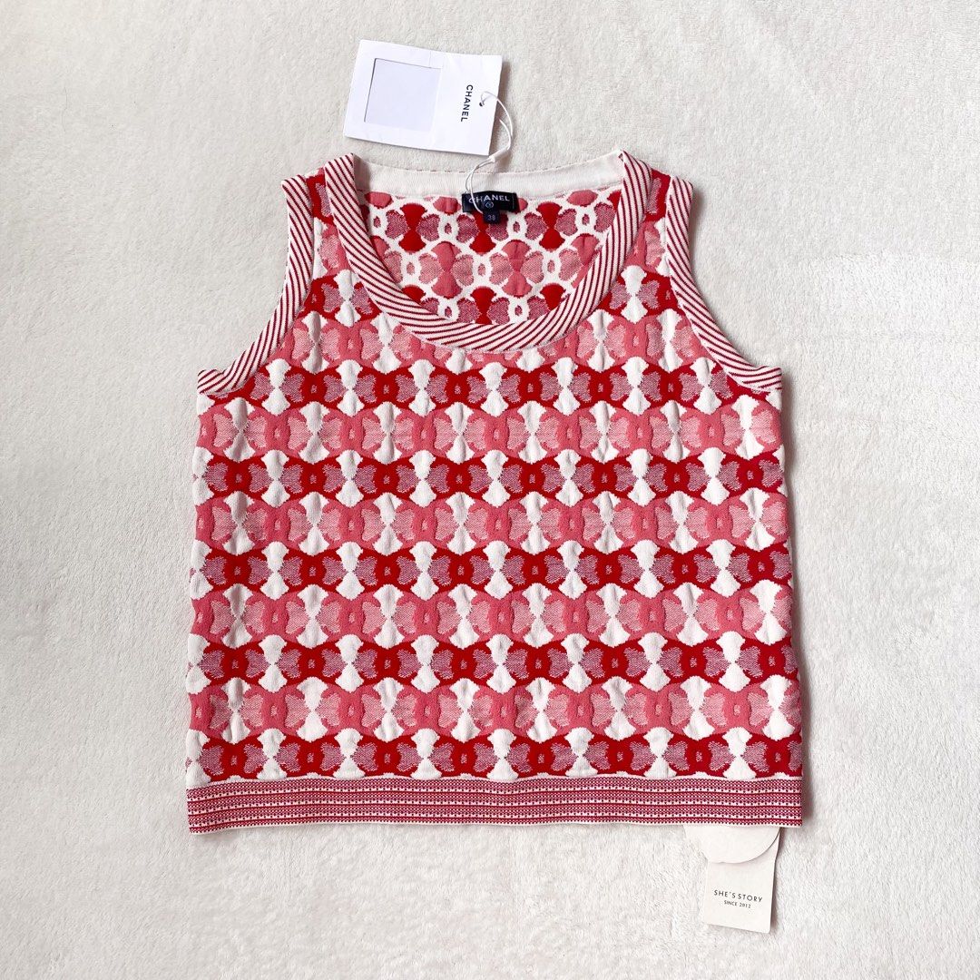💫Chanel All Over Print Vest Top (Category: Others Tops) located in Manila. Submitted by yourdaily_obsessions (Listing ID 1470668569, Image 1). Description: Item: Chanel •Size 38 on tag •Measurements: 16.5x18” •Comple tags with hangtag.✨ •Hq fabric 10/10. must have!❤️ - Notes before making an offer❗️ •Photos are provided for self authentication. •Bogus/irresponsible buyer auto blocked •Check details first, to see minimal flaw/issue if any. •Payme