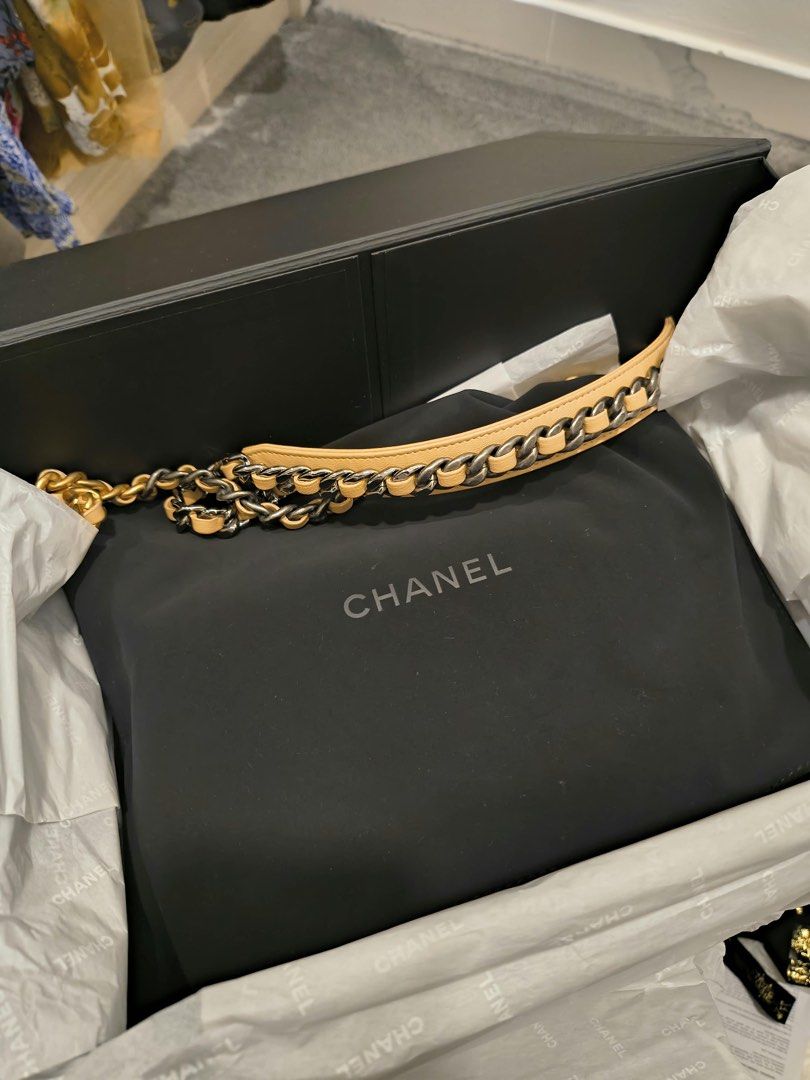 Chanel bag authentic (Category: Luxury Bags & Wallets) located in Las Pinas. Submitted by luxuryrevealph (Listing ID 1470677880, Image 2). Description: .
