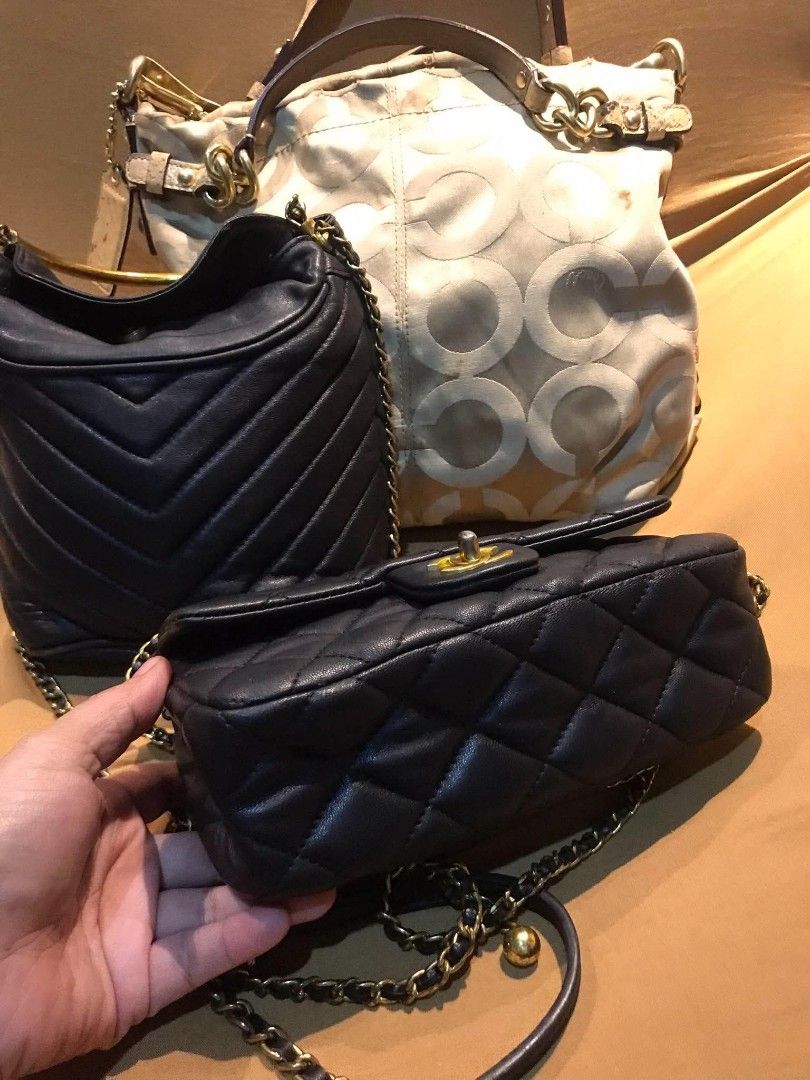 Chanel Black Quilted Leather Flap Bag with Chain Strap (Category: Cross-body Bags) located in Midsayap. Submitted by purse_gedo (Listing ID 1470667933, Image 3). Description: - Color & Material: Classic black quilted leather - Hardware: Premium gold-tone hardware with CC turn-lock closure - Strap: Intertwined chain and leather strap featuring a trendy gold ball charm - Features: Convenient back slip pocket and dark interior lining with CHANEL PAR