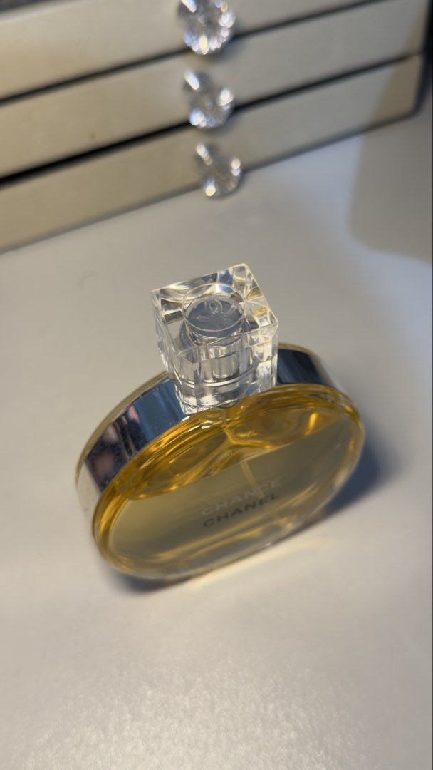 Chanel Chance EDT Fleuri Floral (Category: Fragrance & Deodorants) located in San Fernando. Submitted by rys_evgnya (Listing ID 1470640745, Image 2). Description: 🌸 CHANEL FLEURI FLORAL EDT A soft, feminine floral fragrance perfect for everyday wear. Elegant, fresh, and effortlessly classy. 🤍 Scent: Floral 🌷 📩 DM to order! Negotiable.