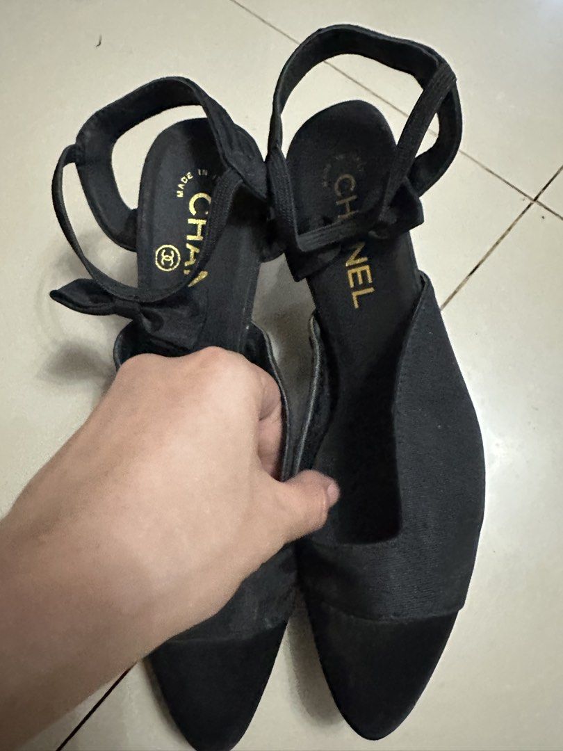 Chanel Grosgrain Cap Toe Sling Back Heels with Bow (Category: Announcements) located in Butuan. Submitted by wear.next (Listing ID 1470683690, Image 2). Description: Size 37 C No inclusions.