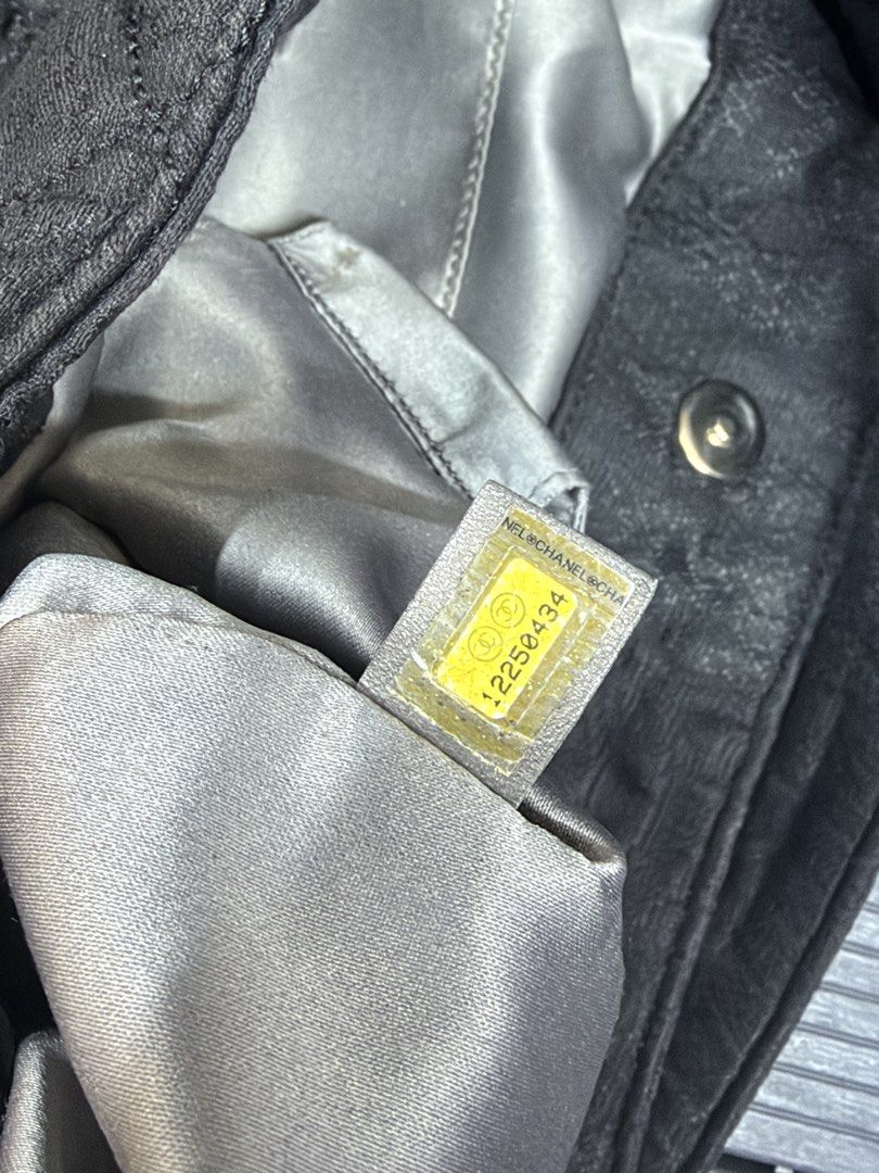 CHANEL HOBO AUTHENTIC (Category: Luxury Bags & Wallets) located in Manila. Submitted by therevivaldrop (Listing ID 1470579334, Image 3). Description: AUTHENTIC NEGOTIABLE SHIPPED.