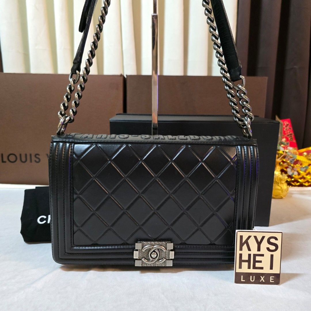 Chanel Salzburg New Medium Boy Bag (Category: Luxury Bags & Wallets) located in Paranaque City. Submitted by kyshei (Listing ID 1470671643, Image 1). Description: 💯legit/,orig money back guaranteed‼️👍.