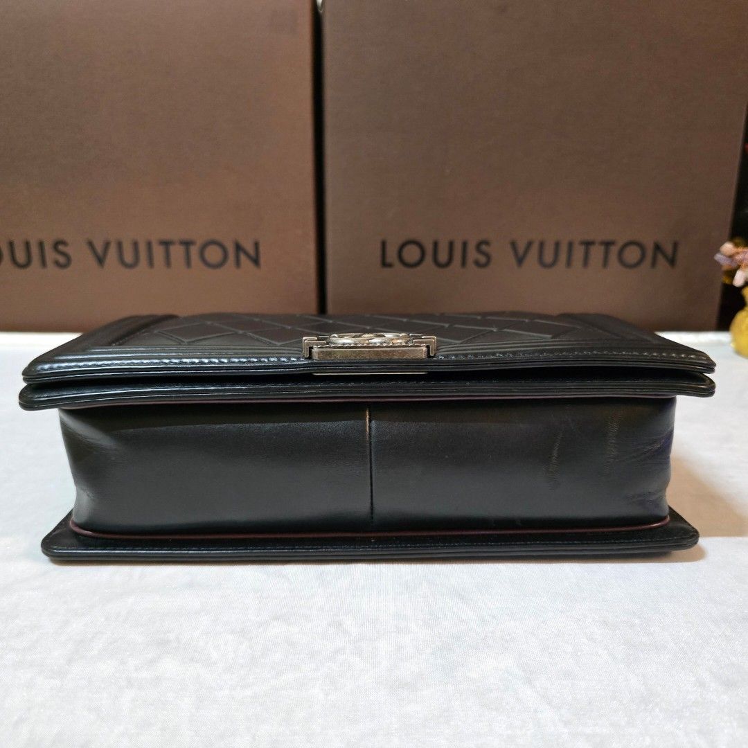 Chanel Salzburg New Medium Boy Bag (Category: Luxury Bags & Wallets) located in Paranaque City. Submitted by kyshei (Listing ID 1470671643, Image 3). Description: 💯legit/,orig money back guaranteed‼️👍.