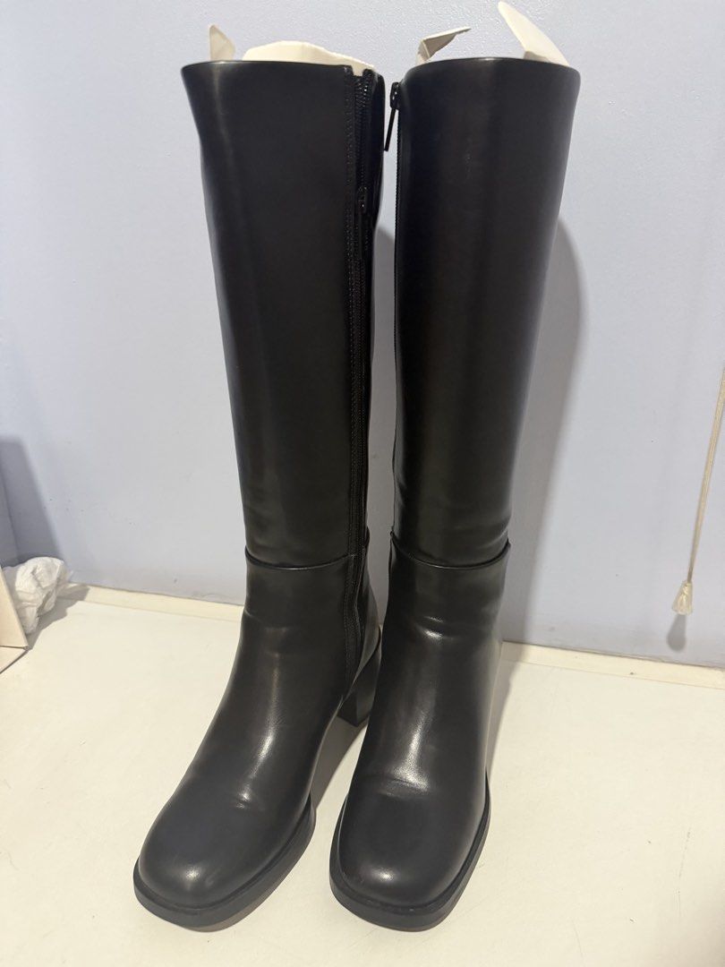Charles & Keith Black Knee High Boots (Category: Boots) located in Quezon City. Submitted by roseela (Listing ID 1470678135, Image 1). Description: - Charles & Keith knee high boots - Size 36 (23cm) - RFS : tight on my calfs.