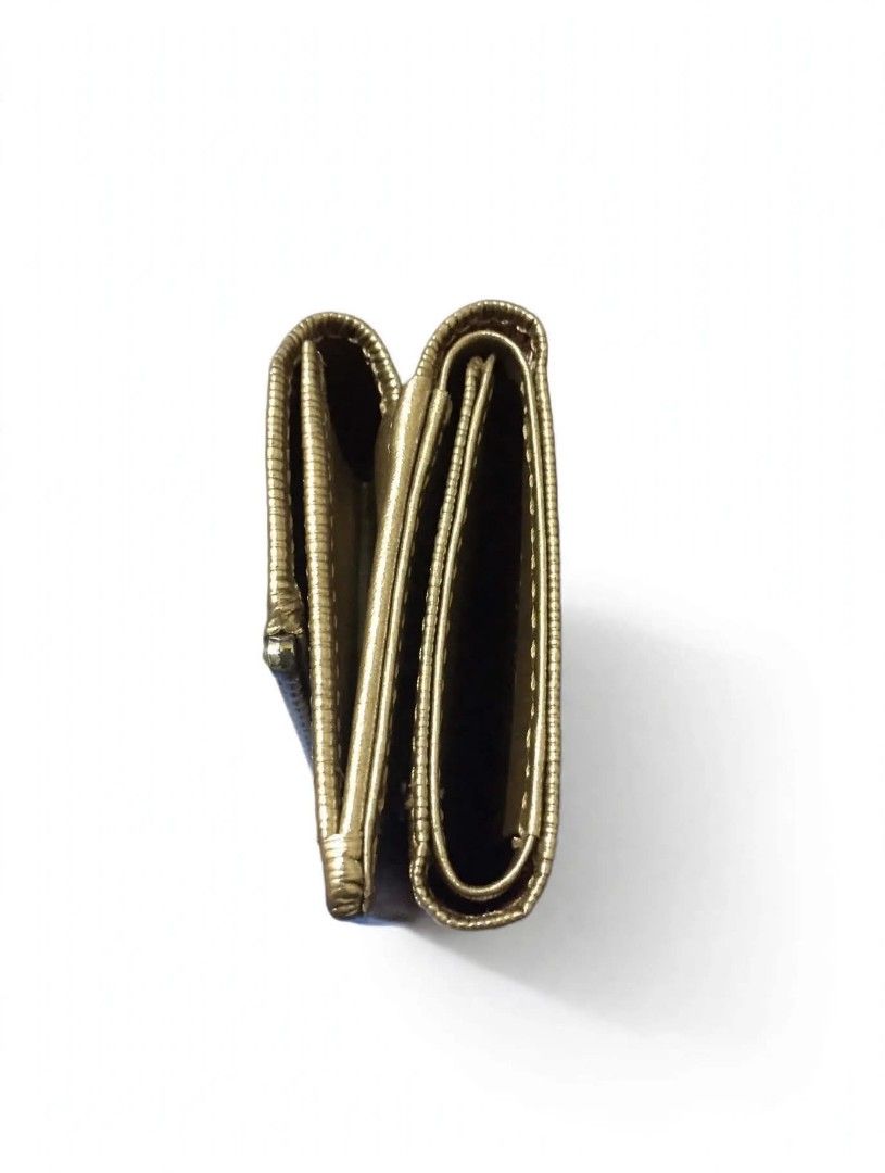 CHARLES JOURDAN TRIFOLD WALLET (Category: Wallets & Card holders) located in Bulacan. Submitted by assorted.items (Listing ID 1470666981, Image 2). Description: CHARLES JOURDAN TRIFOLD WALLET CARD SLOT.