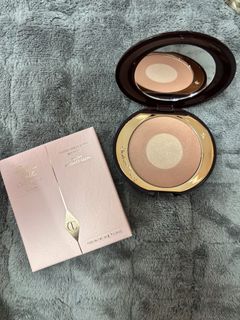 (Category: ) located in . Submitted by cassy.closet (Listing ID 1470648254, Image 1). Description: .