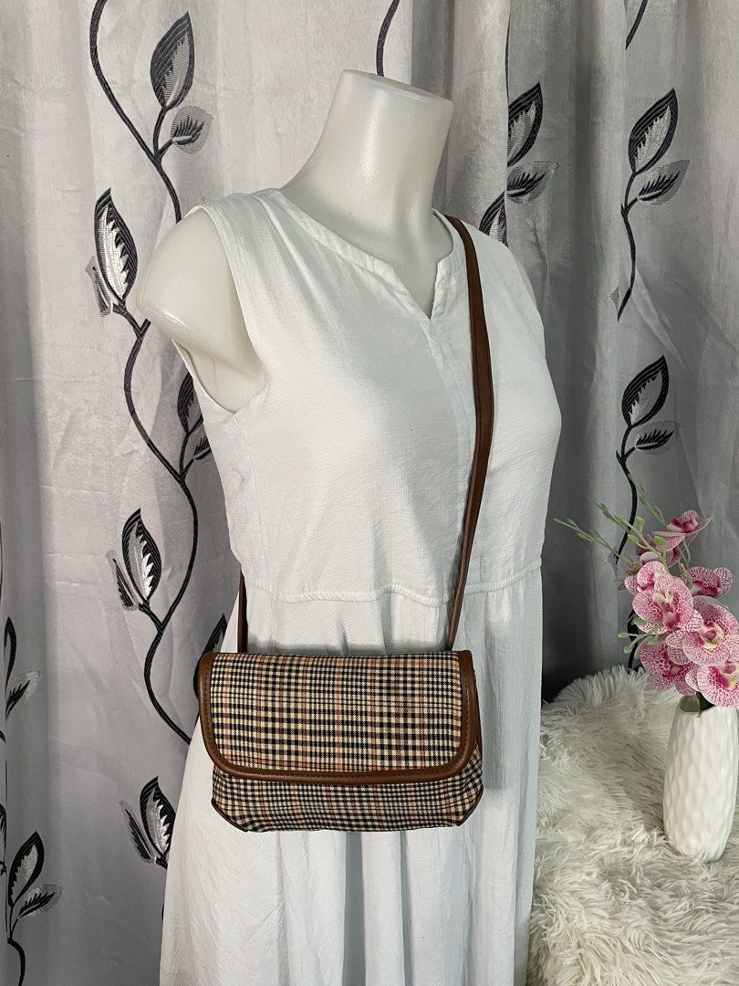 Checkered Cloth Crossbody / Belt Bag (Category: Cross-body Bags) located in Cabanatuan. Submitted by moraiahraven (Listing ID 1470567336, Image 1). Description: .