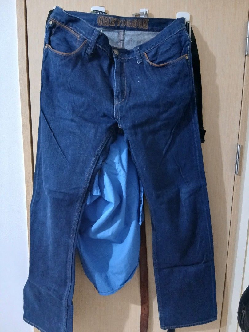 Chevignon Selvedged Denim (Category: Jeans) located in Pasay City. Submitted by bespokebyhypeves (Listing ID 1470664073, Image 3). Description: Authentic 34 waist straight cut.