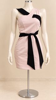 (Category: ) located in . Submitted by zellethrifts (Listing ID 1469455096, Image 1). Description: .
