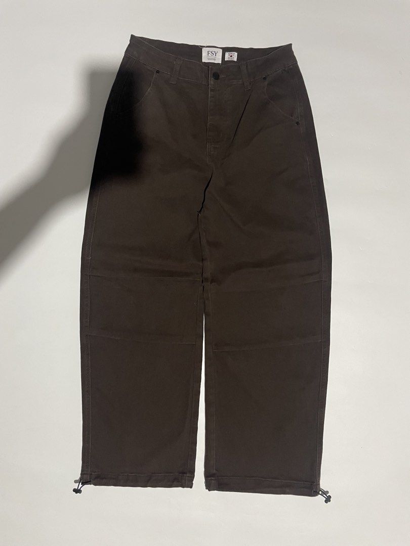 Choco brown baggy pants (Category: Chinos) located in Bais. Submitted by christian.complexthrift08 (Listing ID 1470648870, Image 1). Description: Choco brown baggy pants (Perfect for daily use) Color: Choco brown Size: 30 to 32 on tape Length: 40 inches Thigh: 13.5 inches Leg opening: 12.5 inches Condition: 9.8 / 10 Issue: Price: 699 free shipping Meet up or via JNT express.
